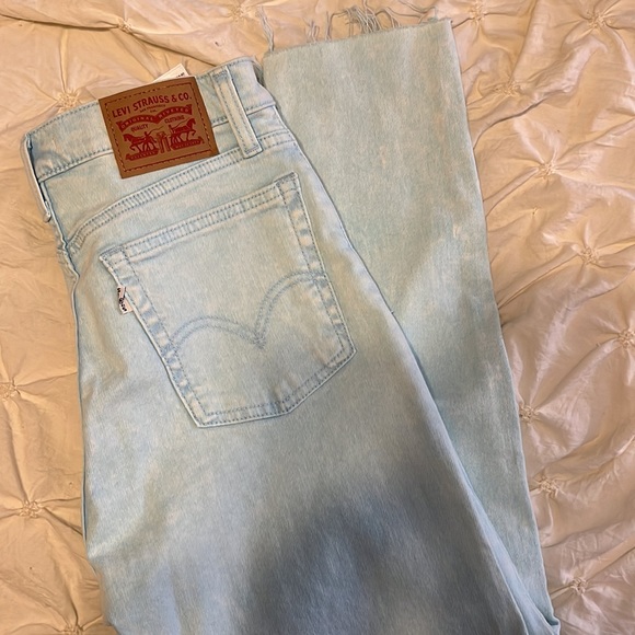 Levi’s wedgie skinny (never worn) - Picture 3 of 3